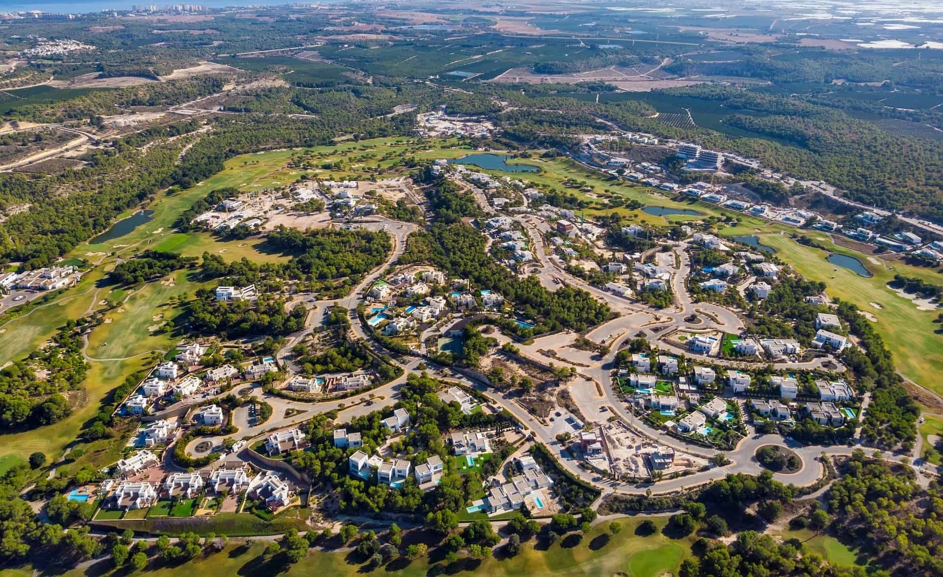 Las Colinas Overview